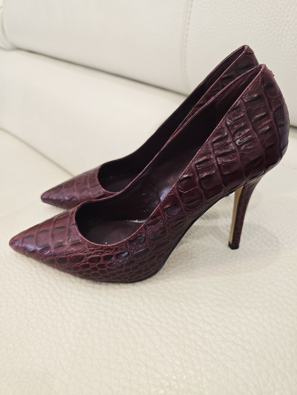 WHITE HOUSE BLACK MARKET Classic Pointed Toe High Heel Pumps  Burgundy Heel 8.5